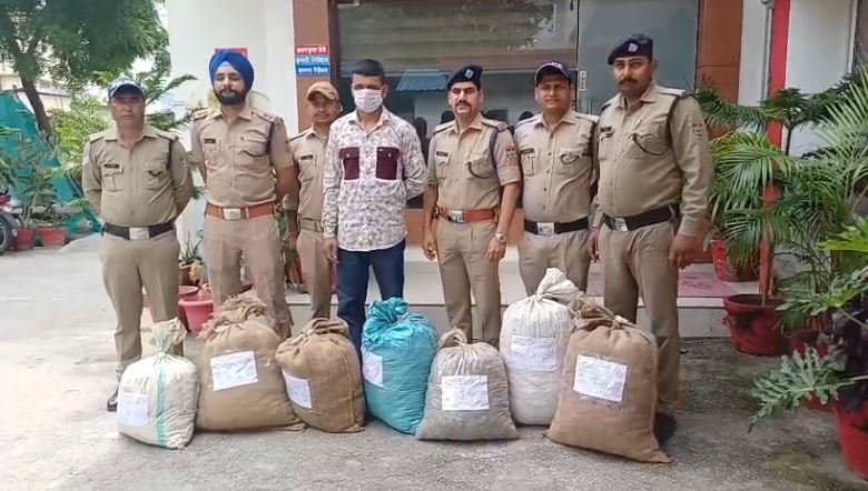 ramnagar police रामनगर में पुलिस को बड़ी सफलता 68 किलो गांजा बरामद तस्कर गिरफ्तार