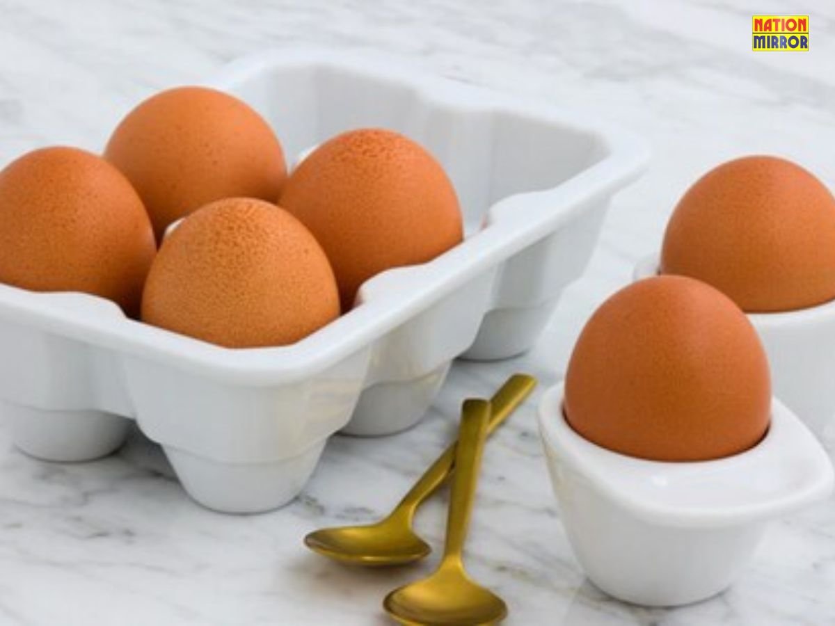 raw eggs benefitsrisks कच्चा अंडा सुपरफूड या स्वास्थ्य के लिए खतरा