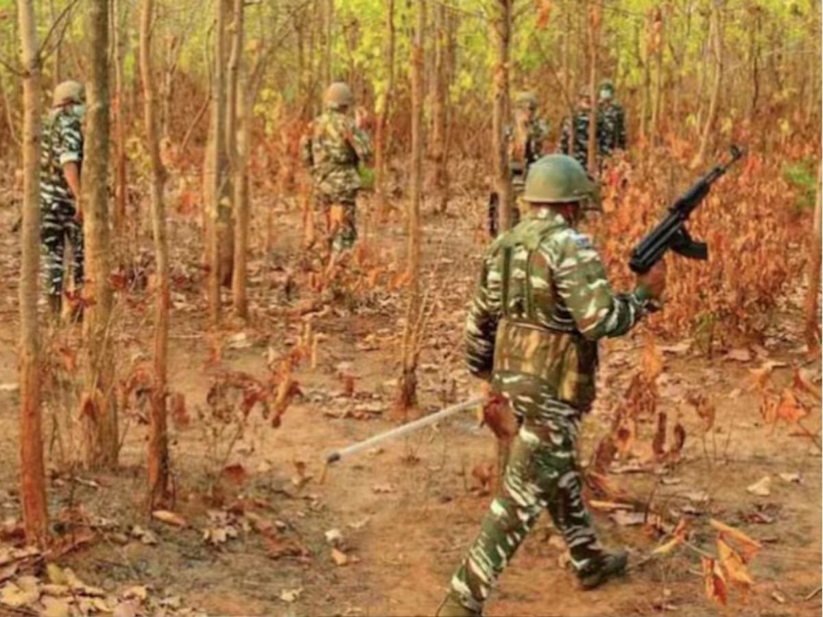 बीजापुर-कांकेर एनकाउंटर जंगल में घमासान 4 नक्सली ढेर महिला माओवादी भी मारी गईं dig बोले- संख्या और बढ़ सकती है