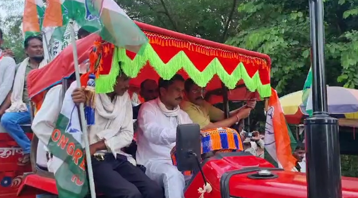 डिंडौरी में कांग्रेस पार्टी के द्वारा किसान न्याय यात्रा एवं टेक्टर रैली निकाली गई