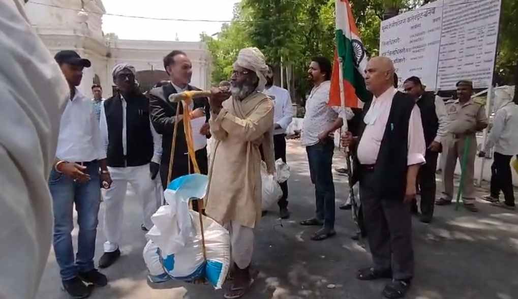 bharat-pak war ballia kisan भारत-पाकिस्तान जंग के बीच अनूठी मिसाल किसान ने जवानों के लिए दिया अनाज