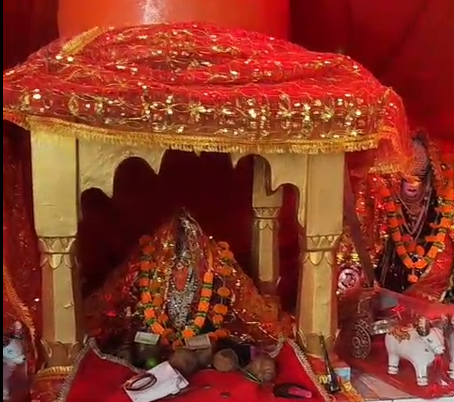 ग्यारसपुर में नवरात्रि में मां बिजासन देवी मंदिर में उमड़ी श्रद्धा की भीड़