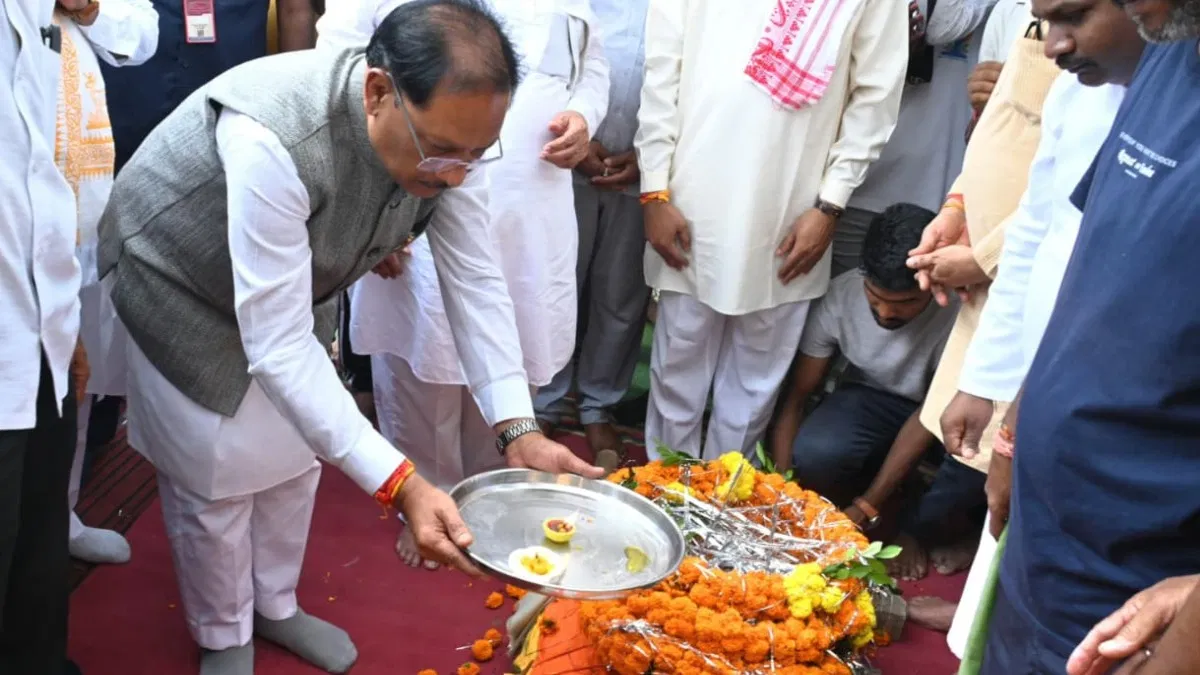 shantaram tribute पूर्व प्रांत प्रचारक शांताराम को श्रद्धांजलि मुख्यमंत्री साय सहित अनेक गणमान्यजन हुए शामिल