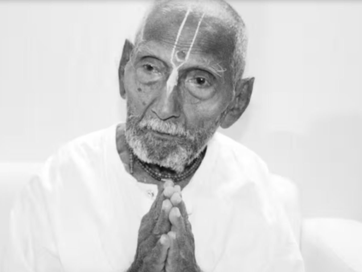 yoga guru shivanand baba death 128 साल के योग गुरू शिवानंद बाबा का निधन pm मोदी भी थे मुरीद