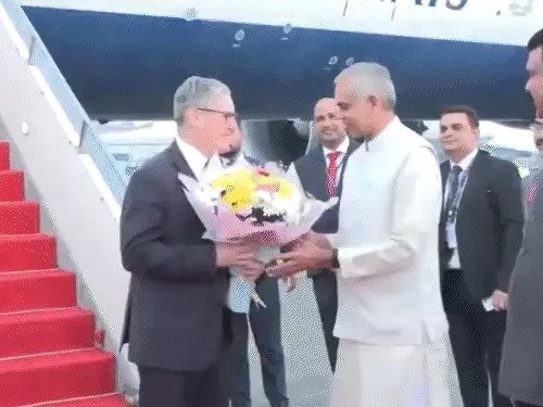 100 लोगों के साथ स्टार्मर भारत आएः मेट्रो फिनटेक और वो वीजा विवाद जो बना चर्चा