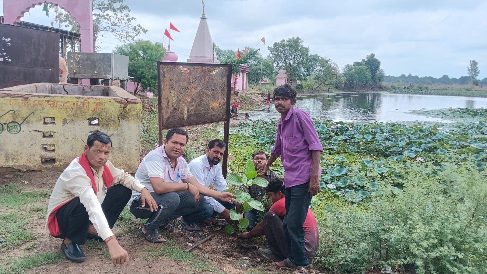 tree plantation “एक पेड़ मां के नाम” अभियान के तहत काली मंदिर परिसर में पौधारोपण