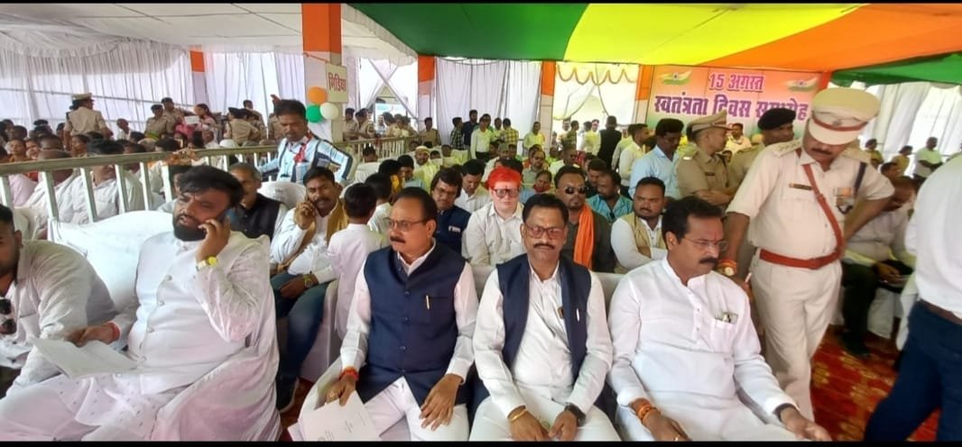 independence day cg newsप्रेस दीर्घा में भाजपाई कब्जा कार्यक्रम में भाग नहीं ले सके पत्रकार