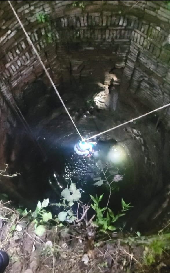 9 साल की बच्ची को अधेड़ ने कुएं में फेंका पत्थर मारादर्दनाक मौत भाई के साथ मंदिर जा रही थी बच्ची