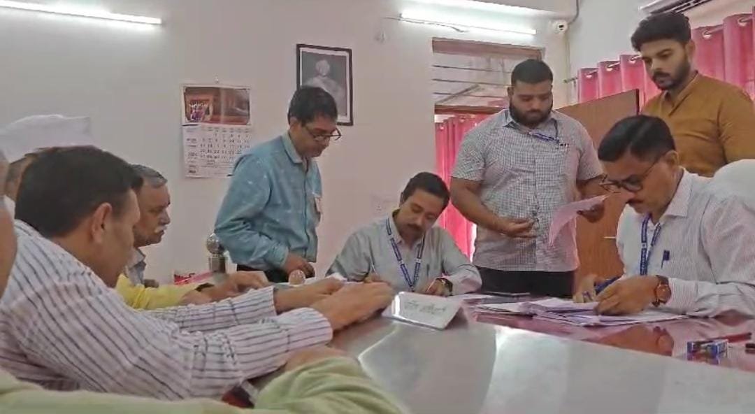 mp by-election बुधनी में कांग्रेस प्रत्याशी ने भरा नामांकन जीतू पटवारी ने बीजेपी पर साधा निशाना