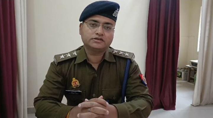 banda गढ़रा नाला पुल के नीचे संदिग्ध परिस्थिति में मिली अज्ञात युवती की लाश पुलिस जांच में जुटी