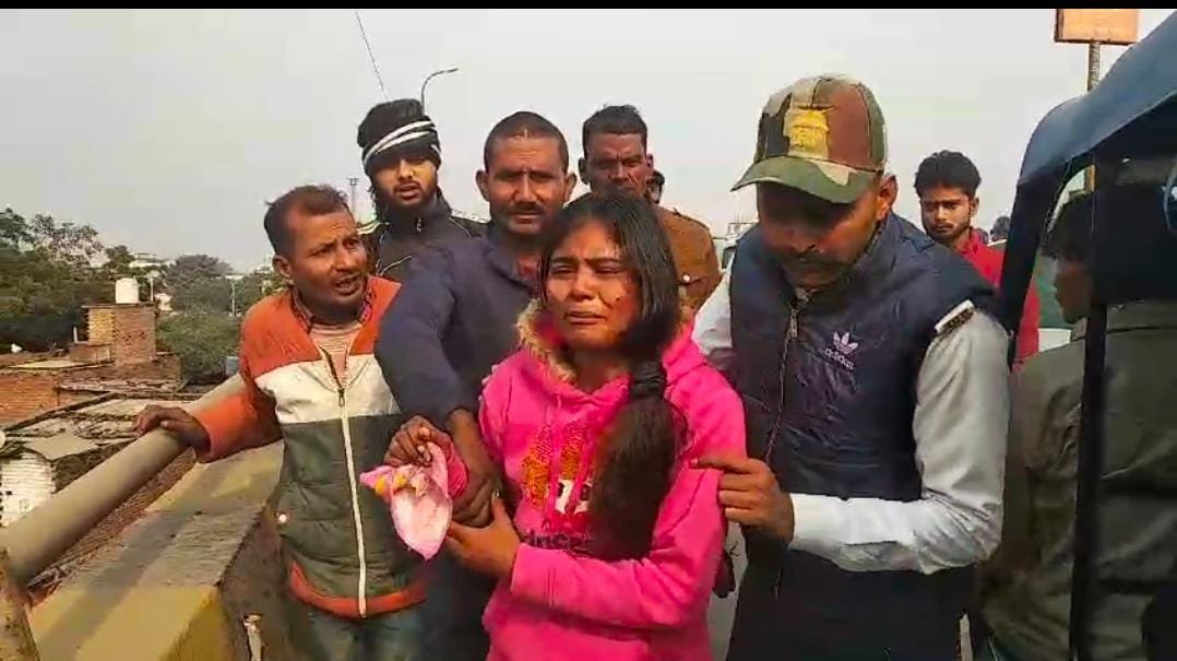 kanpur गोविंद नगर थाना क्षेत्र में युवती ने पुल से कूदकर आत्महत्या का किया प्रयास राहगीर ने बचाई जान