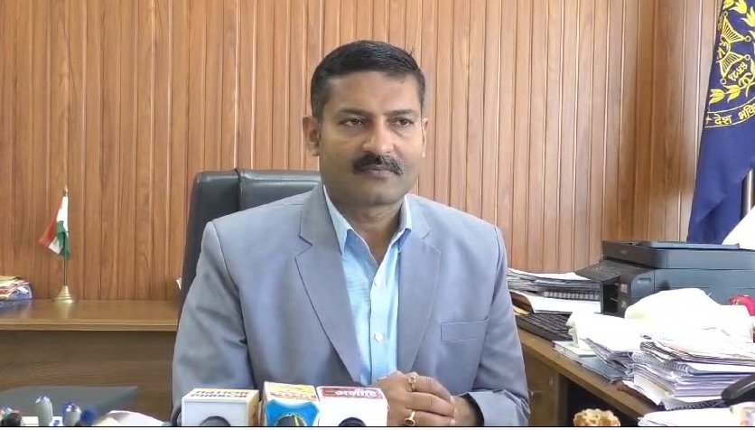 bhopal bank पिपलानी में छात्र का बैंक लूटने का प्रयास नाकाम मिर्च पाउडर लेकर पहुंचा था बैंक