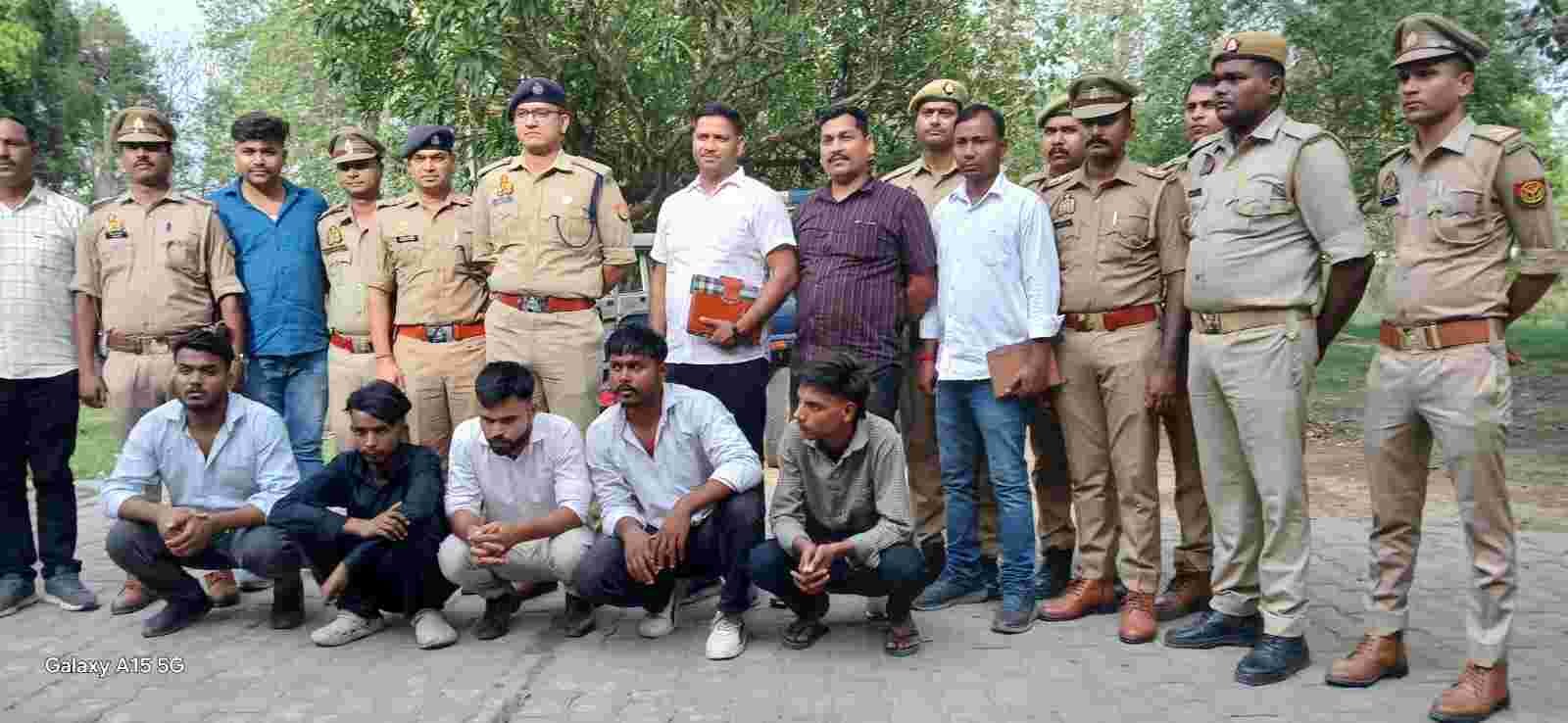 gorakhpur 25 lakh loot बसंतपुर में ₹25 लाख की लूट का पुलिस ने 24 घंटे में किया खुलासा पांच अभियुक्त गिरफ्तार