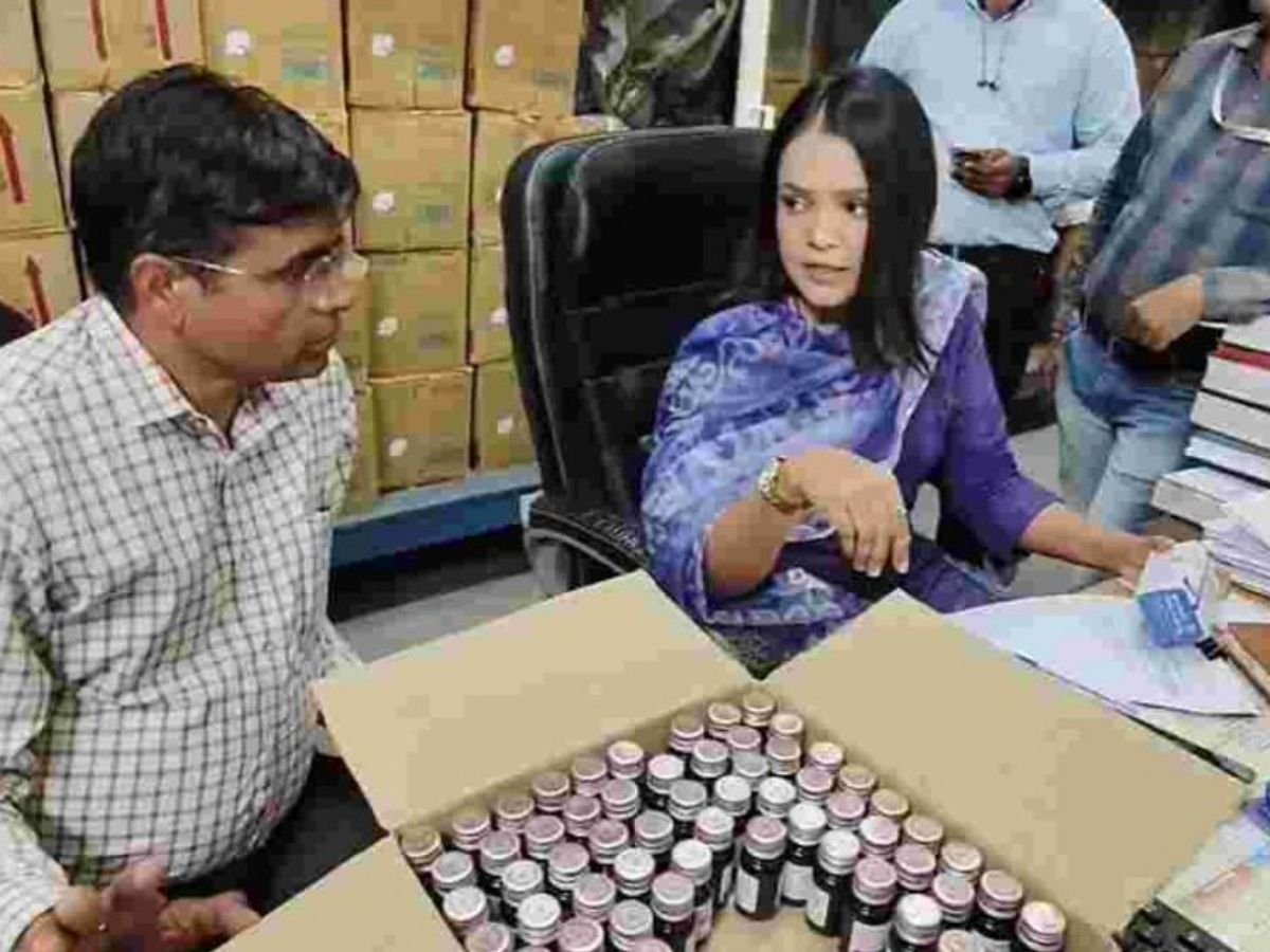 mp news  ग्वालियर सिरप मामले में ड्रग इंस्पेक्टर अनुभूति शर्मा को किया निलंबित