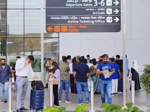 ai-159 फ्लाइट कैंसिल अहमदाबाद-लंदन उड़ान में तकनीकी खामी से यात्रियों में हड़कंप✈️