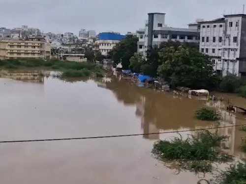 देश में 15 से ज्यादा बारिश mp में पुल टूटा और कार बह गई 4 लोगों की मौत