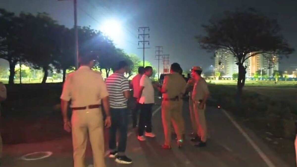 महिलाओं से लूट करने वाला बदमाश लखनऊ पुलिस के एनकाउंटर में हुआ घायल पैर में लगी गोली