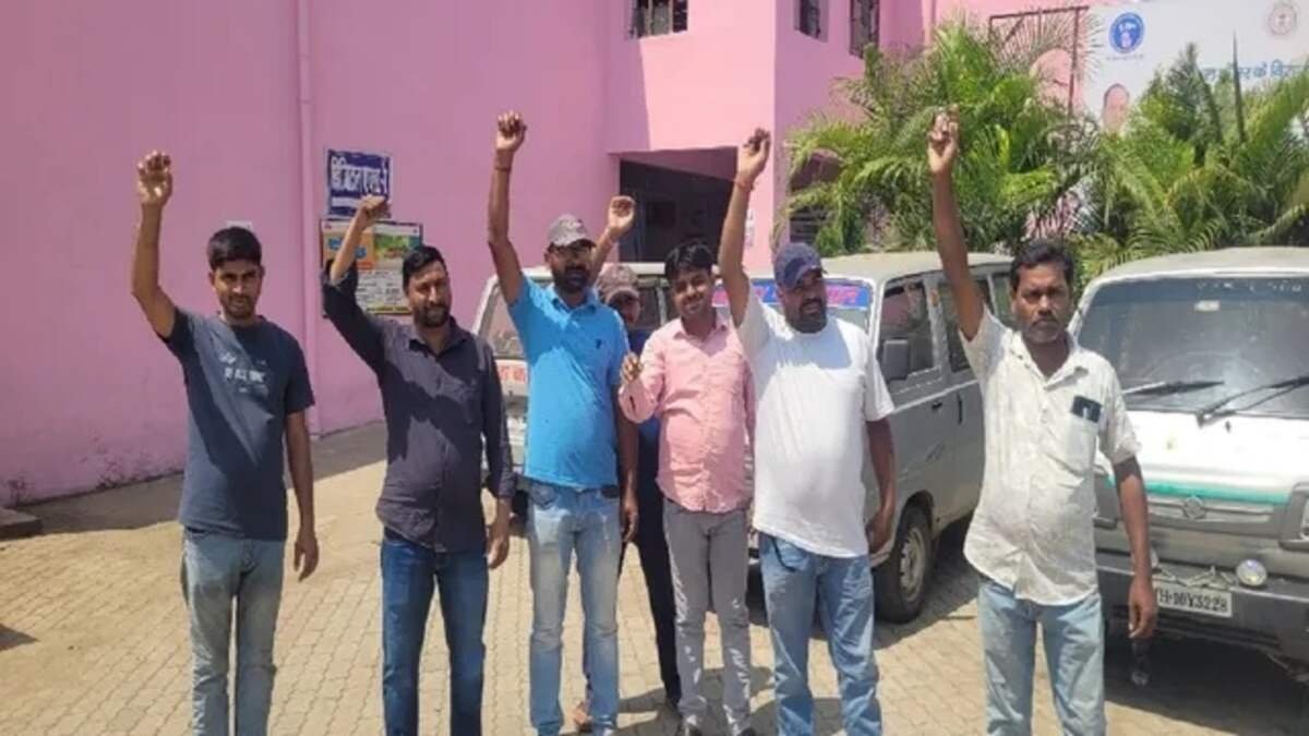 झारखण्ड cm सोरेन के क्षेत्र बरहेट में ‘ममता वाहन’ सेवा ठप भुगतान न मिलने पर चालकों की अनिश्चितकालीन हड़ताल