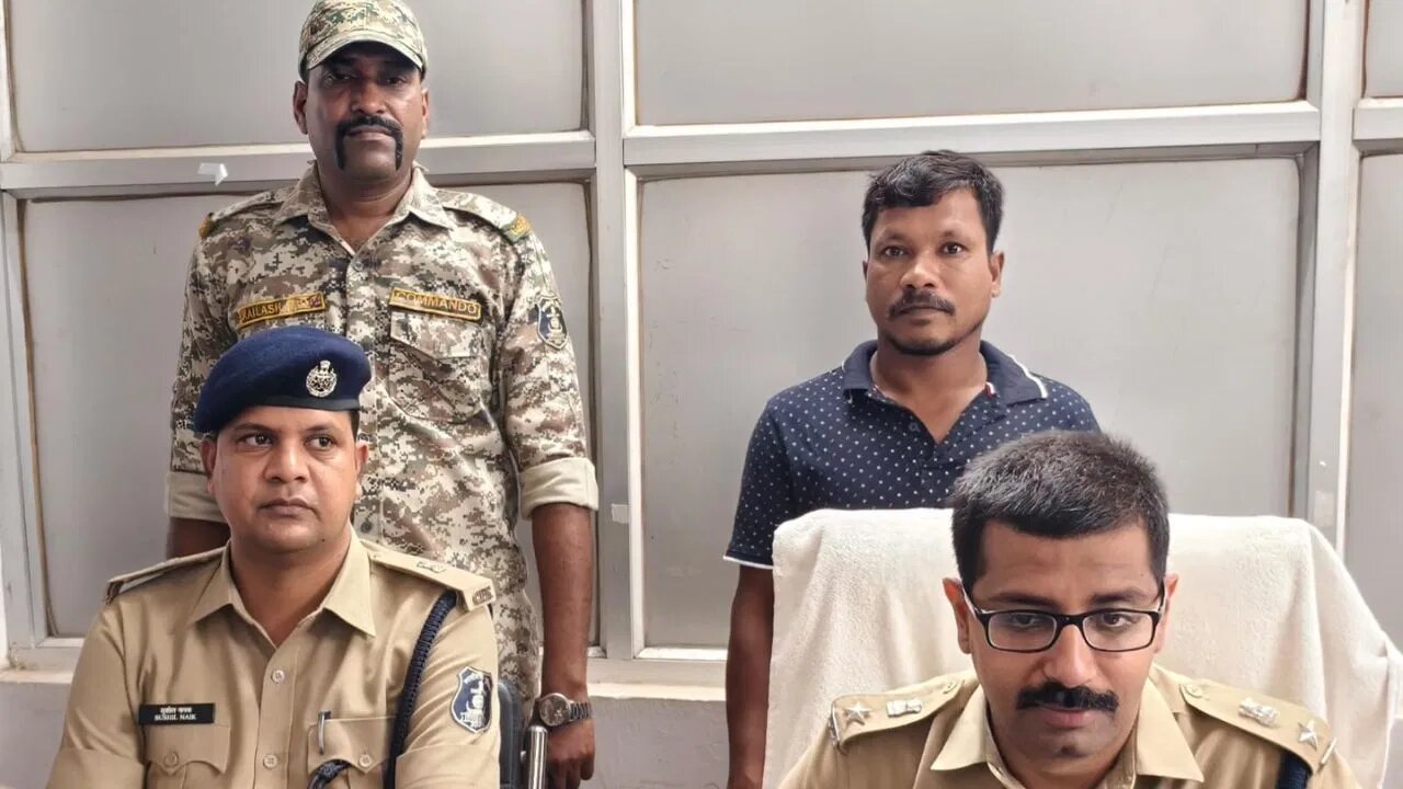 naxalites surrender 5-5 लाख के इनामी नक्सली दंपत्ति का सरेंडर