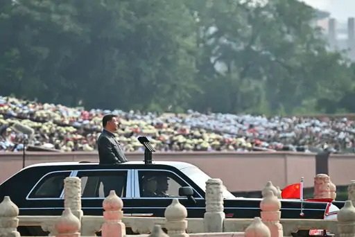 विक्ट्री डे परेड चीन ने अमेरिका तक मार करने वाली मिसाइलें दिखाईं