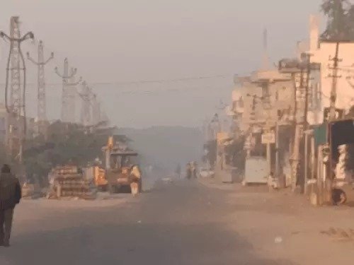 दिल्ली में सांस लेना मुश्किल aqi 423 स्कूलों में 5वीं तक हाइब्रिड क्लास