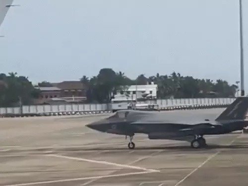जापान ब्रिटिश f-35b फाइटर जेट की फिर इमरजेंसी लैंडिंग
