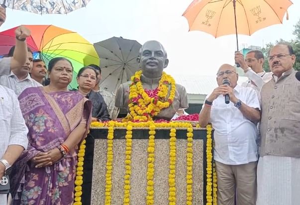 shyama prasad mukherjee jayanti श्यामा प्रसाद मुखर्जी को याद कर कांग्रेस पर बरसे सीएम मोहन लगाए देश तोड़ने के आरोप