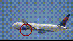 delta airlines engine fire emergency landing डेल्टा फ्लाइट के इंजन में भड़की आग एलए एयरपोर्ट पर कराई गई आपात लैंडिंग
