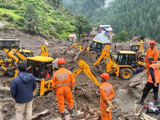 देशभर में बाढ़ और बारिश का कहर उत्तर प्रदेश से लेकर हिमाचल तक तबाही