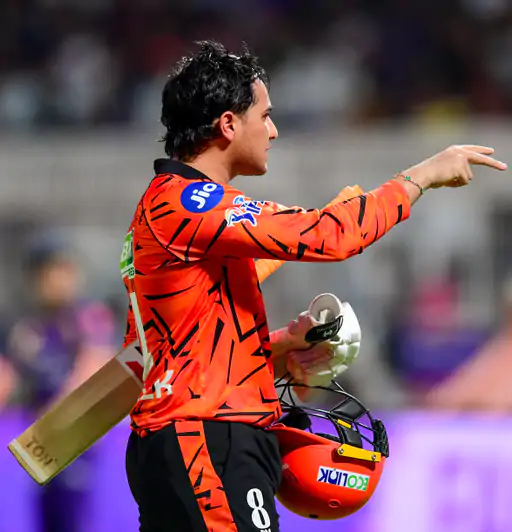 abhishek sharma fined srh की जीत के बाद अभिषेक शर्मा पर लगा जुर्माना