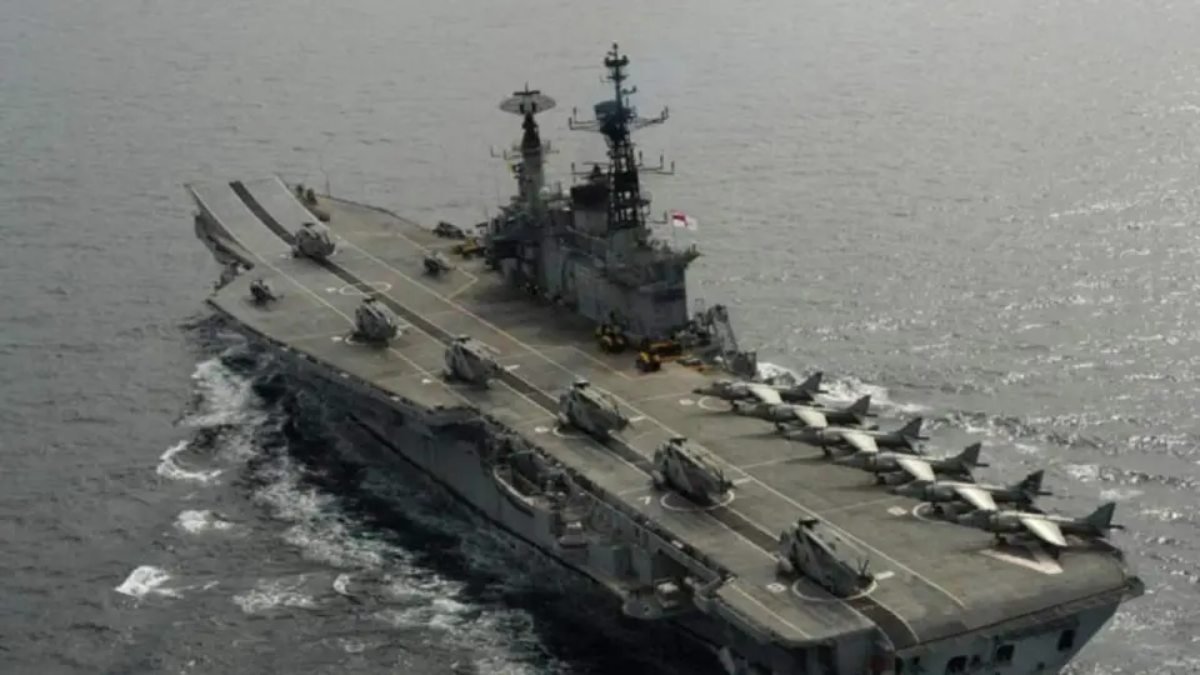 ins vikrant sea strike समुद्री ताकत का जलवा भारत की नई रणनीति से घबराया पाकिस्तान