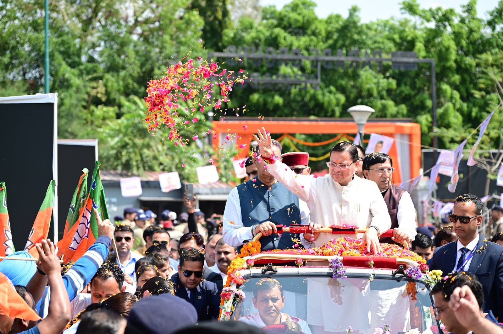 धामी सरकार के 4 साल बेमिसाल देहरादून में मेगा शो में रखा काम का लेखा-जोखा