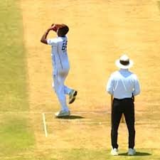 sri lanka bowler imitates tariq श्रीलंकाई गेंदबाज को उस्मान तारिक की नकल करना भारी पड़ा