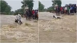 finance news डॉलर के मुकाबले रिकॉर्ड निचले स्तर पर रूपया 8565 तक गिरा