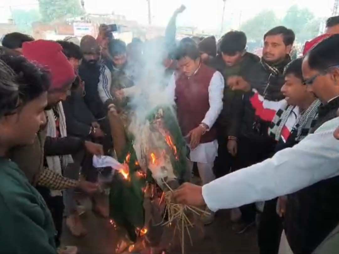 बांग्लादेश में हिन्दुओं पर अत्याचारपुतला दहन कर जताया आक्रोश