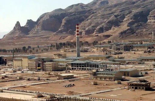 israel strikes iran  इजराइल ने तबाह किए इरान के 4 एटमी ठिकाने 2 सैन्य अड्डे