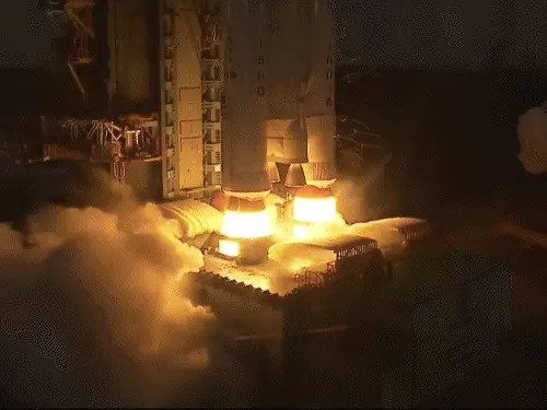 बाहुबली रॉकेट  4400 किलो के सैटेलाइट के साथ इसरो ने बढ़ाई भारत की समुद्री ताकत