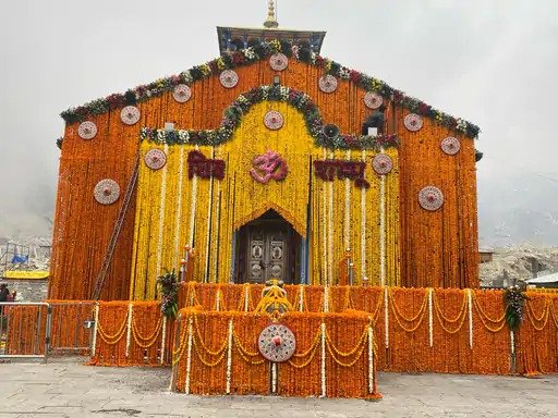 केदारनाथ धाम 2025 केदारनाथ आपदा के बाद पहली बार संध्या आरती