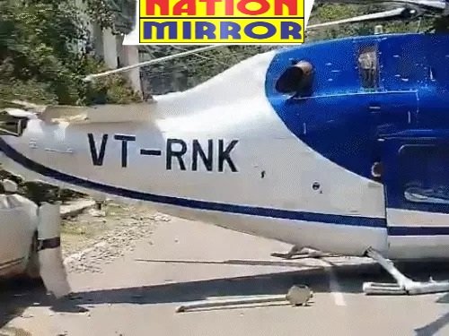  केदारनाथ जा रहा हेलिकॉप्टर बीच सड़क पर गिरा कार चकनाचूर✈️