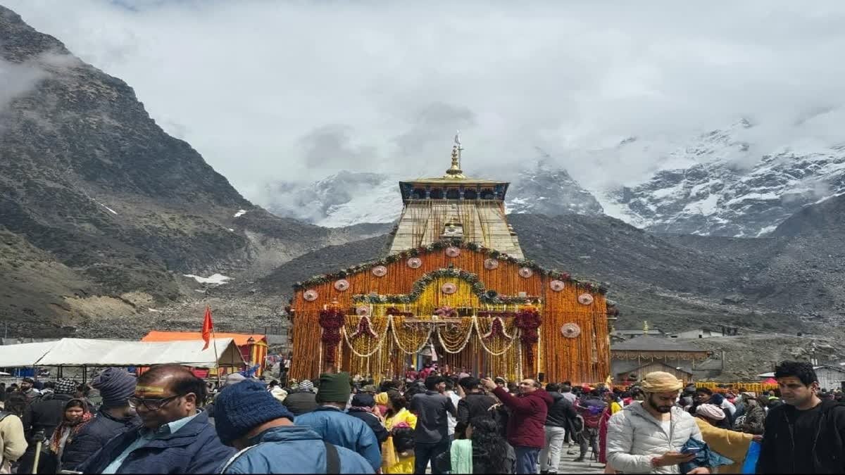 केदारनाथ यात्रा 2025 घोड़े-खच्चरों पर रोक प्रशासन ने शुरू की डंडी-कंडी सुविधा