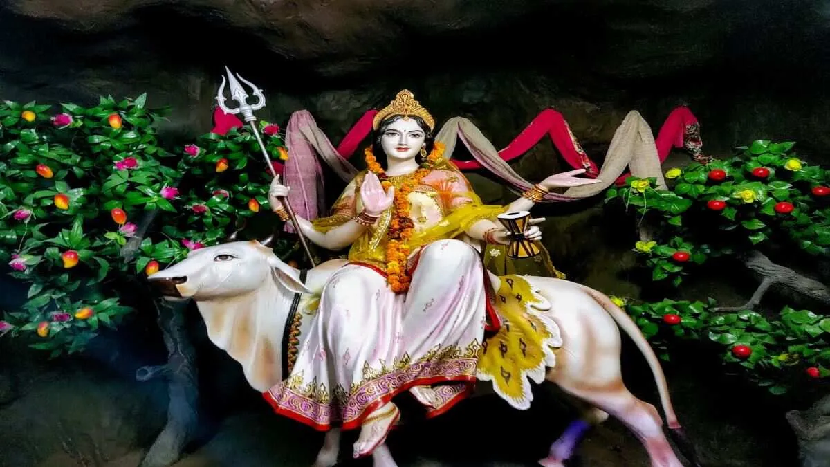 chaitra navratri 8th day महाष्टमी के दिन इस तरह करें महागौरी की पूजा
