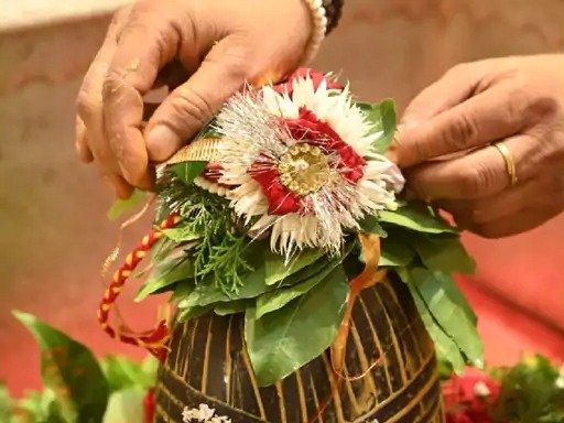 देशभर में रक्षाबंधन की धूम महाकाल और बाबा विश्वनाथ को राखी पहनाई