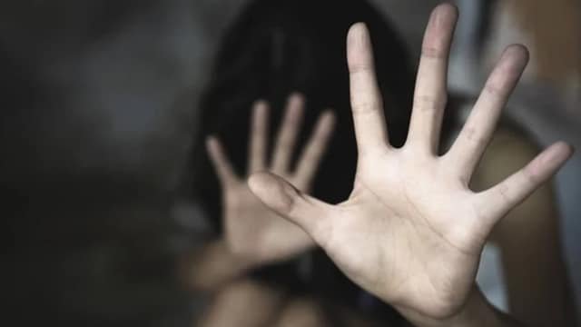 champa gang rape by guests छग के चांपा में मेहमान बनकर आए दरिंदो ने युवती से किया सामूहिक दुष्कर्महिरासत में चार युवक