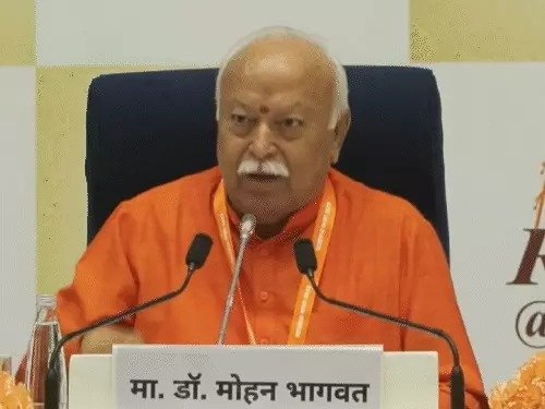 भागवत का बड़ा बयान न रिटायर हो रहा न किसी से कहा