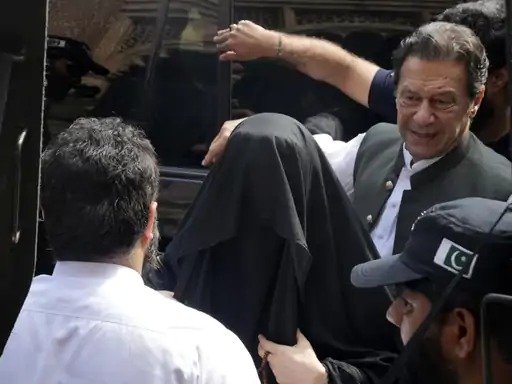 अमेरिका-इजराइल का ईरान पर बड़ा हमला 1000 ठिकाने निशाने पर 2000 बम गिराने का दावा