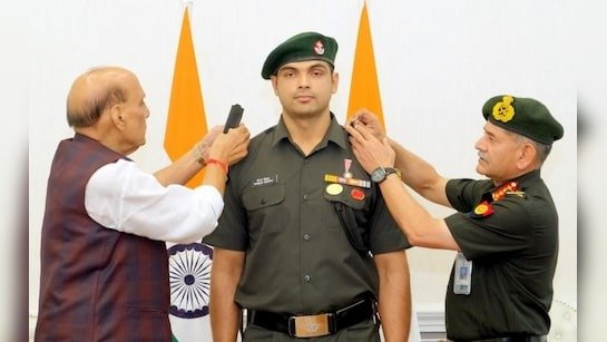 नीरज चोपड़ा को मिला सम्मान ओलंपियन नीरज चोपड़ा को लेफ्टीनेंट कर्नल की उपाधि