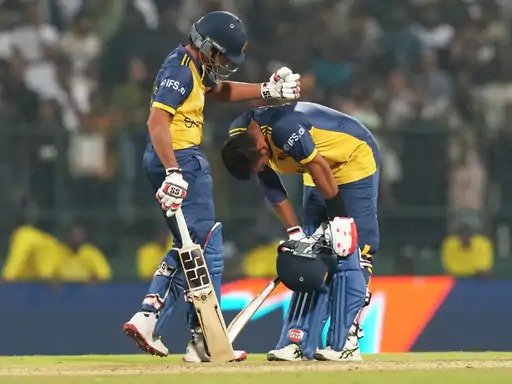 pak vs sl t20 wc 2026 पाकिस्तान टीम जीत के बाद भी सेमीफाइनल में नहीं बना पाई जगह