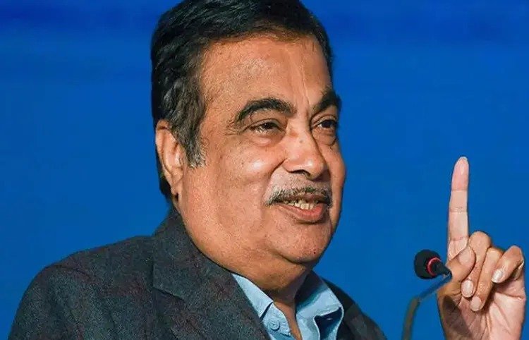 लिव-इन रिलेशनशिप समाज को बर्बाद कर देगा नितिन गडकरी