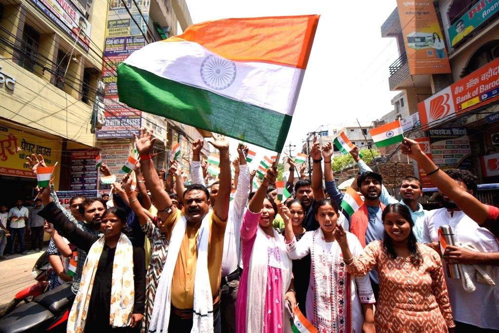 ऑपरेशन सिंदूर पर पटना में जश्न : पीएम मोदी को धन्यवाद, सेना को सलाम