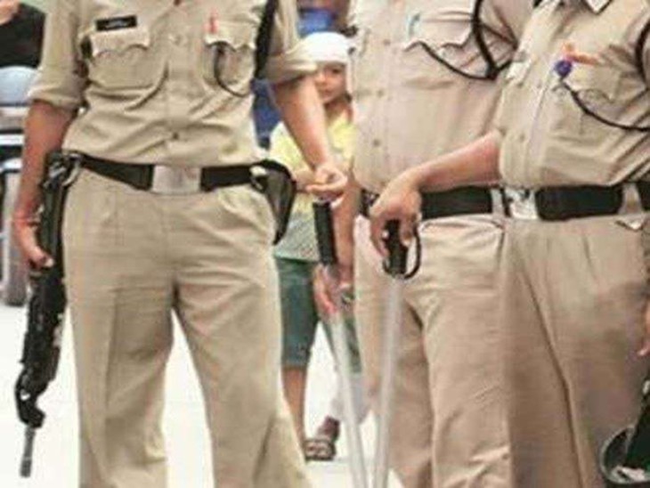 police officers suspended bhopal भोपाल से बड़ी खबर 8 पुलिसकर्मी सस्पेंड जानिए क्या थी वजह